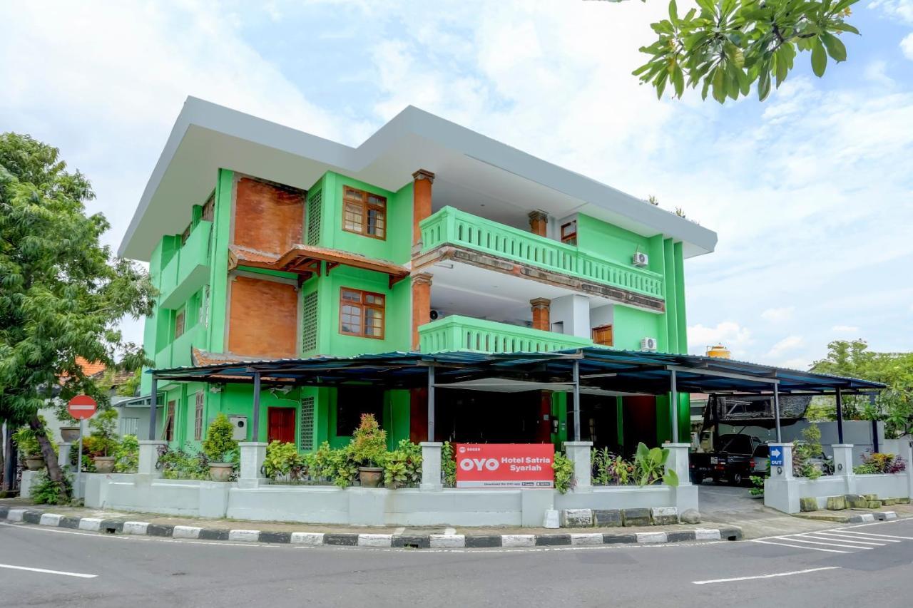 Oyo 90089 Hotel Satria Syariah Denpasa Buitenkant foto