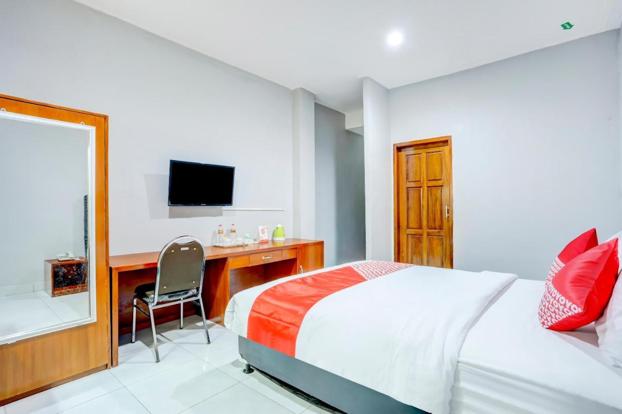 Oyo 90089 Hotel Satria Syariah Denpasa Buitenkant foto