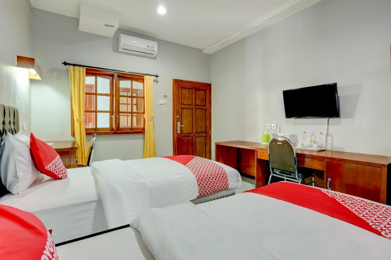 Oyo 90089 Hotel Satria Syariah Denpasa Buitenkant foto